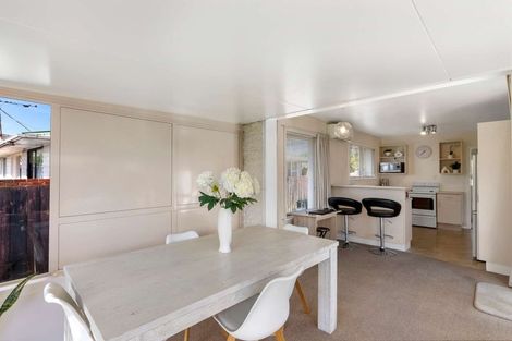 Photo of property in 77 Farquhars Road, Redwood, Christchurch, 8051