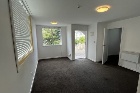 Photo of property in 17/125 Queens Drive, Lyall Bay, Wellington, 6022