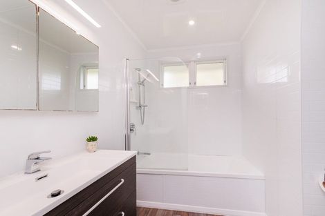 Photo of property in 8 Parkland Crescent, Terrace End, Palmerston North, 4410