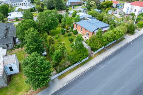 Photo of property in 21 Peel Street, Lawrence, 9532