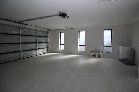 Photo of property in 21 Kaurinui Crescent, One Tree Point, 0118