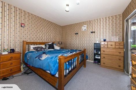 Photo of property in 1/49 Sungrove Rise, Sunnyvale, Auckland, 0612