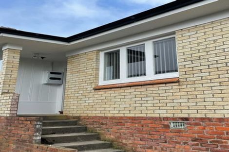 Photo of property in 1/22 Cliff View Drive, Green Bay, Auckland, 0604