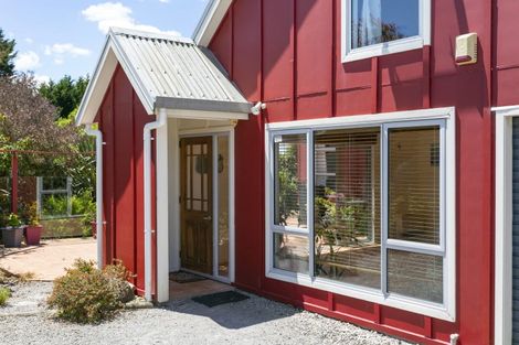 Photo of property in 21 Parerohi Grove, Kuratau, Turangi, 3381