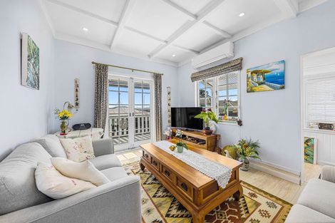 Photo of property in 4233 Great North Road, Glendene, Auckland, 0602