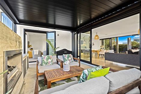 Photo of property in 2 Patiki Place, Omaha, 0986