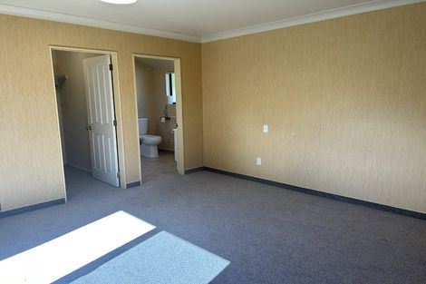 Photo of property in 64 Guildford Drive, Paraparaumu, 5032