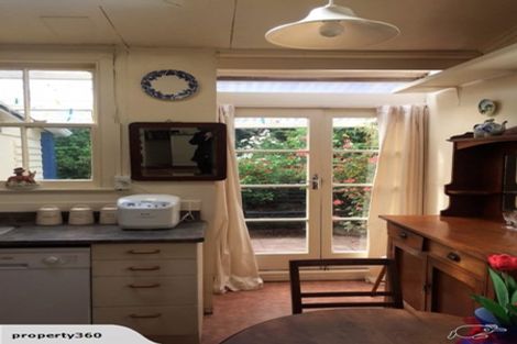 Photo of property in 19 Holloway Road, Aro Valley, Wellington, 6021