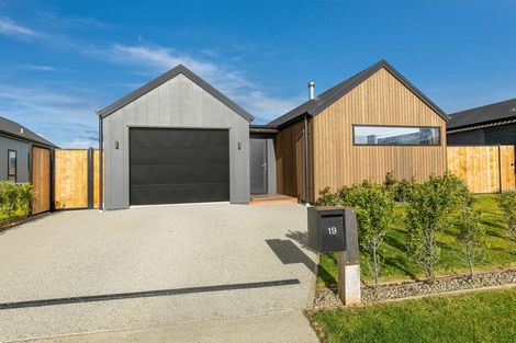 Photo of property in 19 Wooing Tree Avenue, Cromwell, 9310