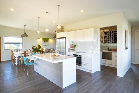 Photo of property in 3 Esk View Road, Eskdale, Napier, 4182