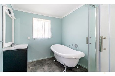 Photo of property in 19 Timaru Road, Waimate, 7924
