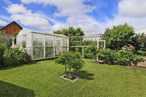 Photo of property in 20 Whittaker Place, Havelock North, 4130