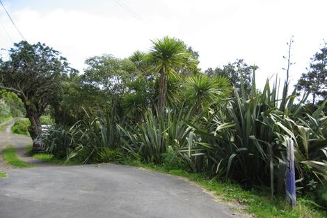 Photo of property in 31 Piha Road, Piha, New Lynn, 0772
