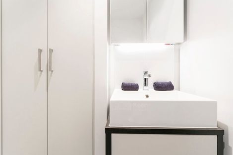 Photo of property in Queen's Residences, 2004/8 Airedale Street, Auckland Central, Auckland, 1010