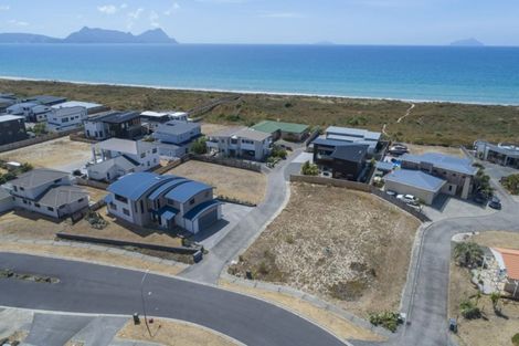 Photo of property in 147 Bream Bay Drive, Ruakaka, 0116