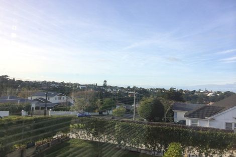 Photo of property in 3 Le Roy Terrace, Birkenhead, Auckland, 0626