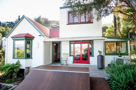 Photo of property in 20 Hawkhurst Road, Lyttelton, 8082