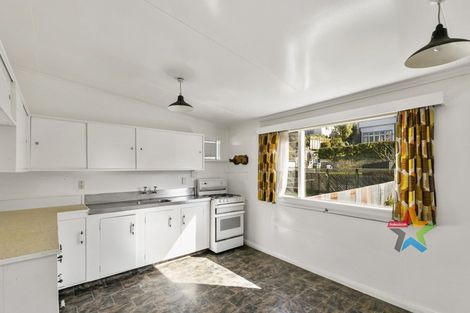 Photo of property in 30 The Parade, Island Bay, Wellington, 6023