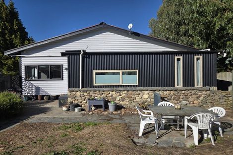 Photo of property in 12 Halsey Street, Clinton, 9534