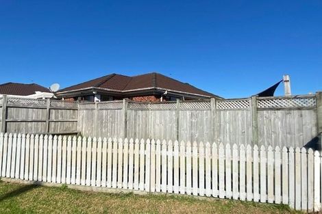 Photo of property in 2/2 Casuarina Road, Half Moon Bay, Auckland, 2012