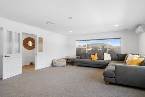 Photo of property in 6 Madeira Close, Papamoa Beach, Papamoa, 3118