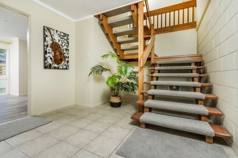 Photo of property in 51 Gladstone Road, Northcote, Auckland, 0627