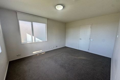 Photo of property in 1 Deanna Drive, West Harbour, Auckland, 0618