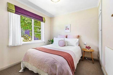 Photo of property in 28 Hinau Street, Tawa, Wellington, 5028