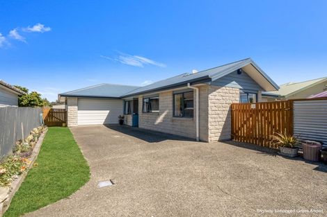 Photo of property in 32 Somerset Crescent, Highbury, Palmerston North, 4412