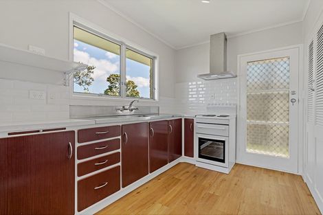 Photo of property in 37 Kirby Street, Glendene, Auckland, 0602