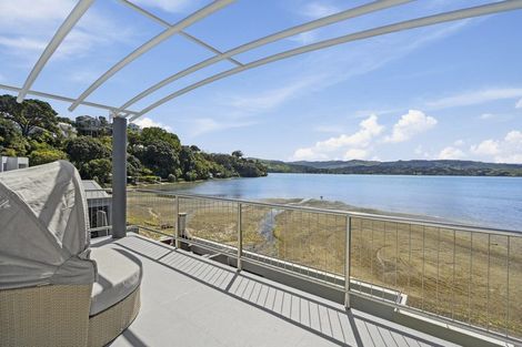 Photo of property in 85 Paremata Road, Paremata, Porirua, 5024