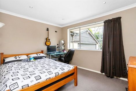 Photo of property in 25 Ambleside Drive, Burnside, Christchurch, 8053