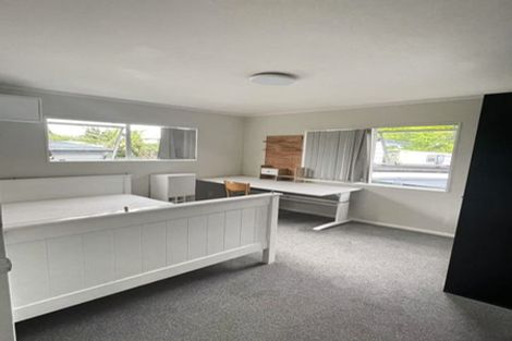Photo of property in 2/13 Justamere Place, Weymouth, Auckland, 2103