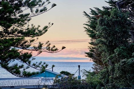 Photo of property in 52 Tutere Street, Waikanae Beach, Waikanae, 5036