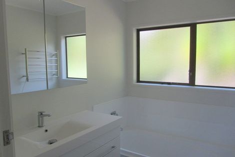 Photo of property in 75 Oaktree Avenue, Browns Bay, Auckland, 0630