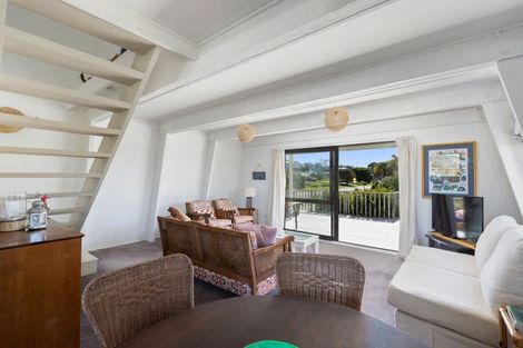 Photo of property in 3 Harapaki Road, Riversdale Beach, Masterton, 5872