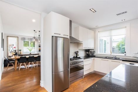 Photo of property in 90 Hawthorne Street, Strowan, Christchurch, 8052