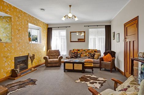 Photo of property in 70 Collins Street, Hawera, 4610