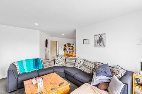 Photo of property in 18 Chic Gardens, Parakai, 0830