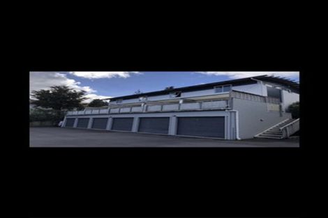 Photo of property in 2f/20 Ian Marwick Place, Birkenhead, Auckland, 0626