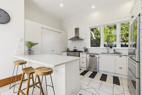 Photo of property in 52 Ira Street, Miramar, Wellington, 6022