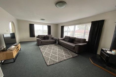 Photo of property in 143 Aviemore Drive, Highland Park, Auckland, 2010