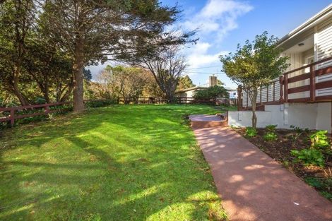 Photo of property in 48 Collins Avenue, Tawa, Wellington, 5028