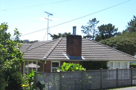 Photo of property in 31 Aorangi Place, Birkenhead, Auckland, 0626