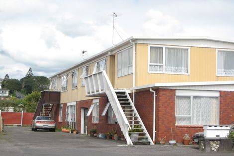 Photo of property in 2/323 Saint Aubyn Street, New Plymouth, 4310