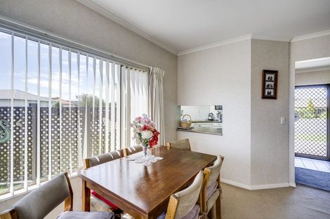 Photo of property in 17 Sloane Place, Taradale, Napier, 4112