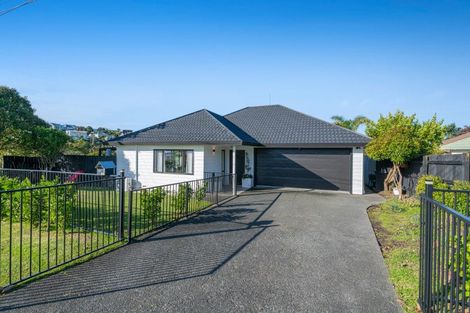 Photo of property in 1/2 Langton Road, Stanmore Bay, Whangaparaoa, 0932
