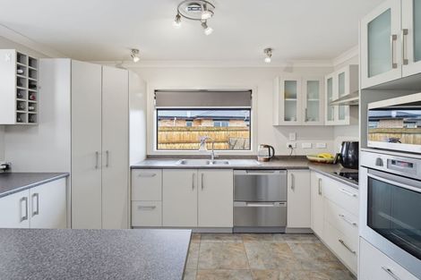 Photo of property in 5 Gilligan Close, College Estate, Whanganui, 4500
