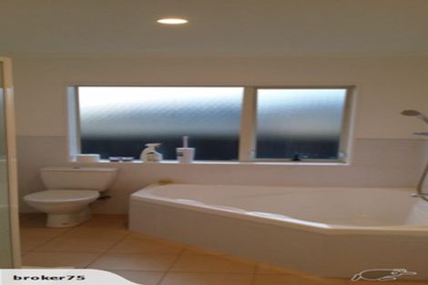 Photo of property in 10 Sangam Place, Pukekohe, 2120