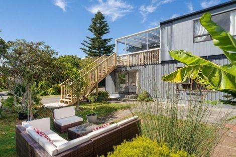 Photo of property in 298 Te Moana Road, Waikanae, 5036